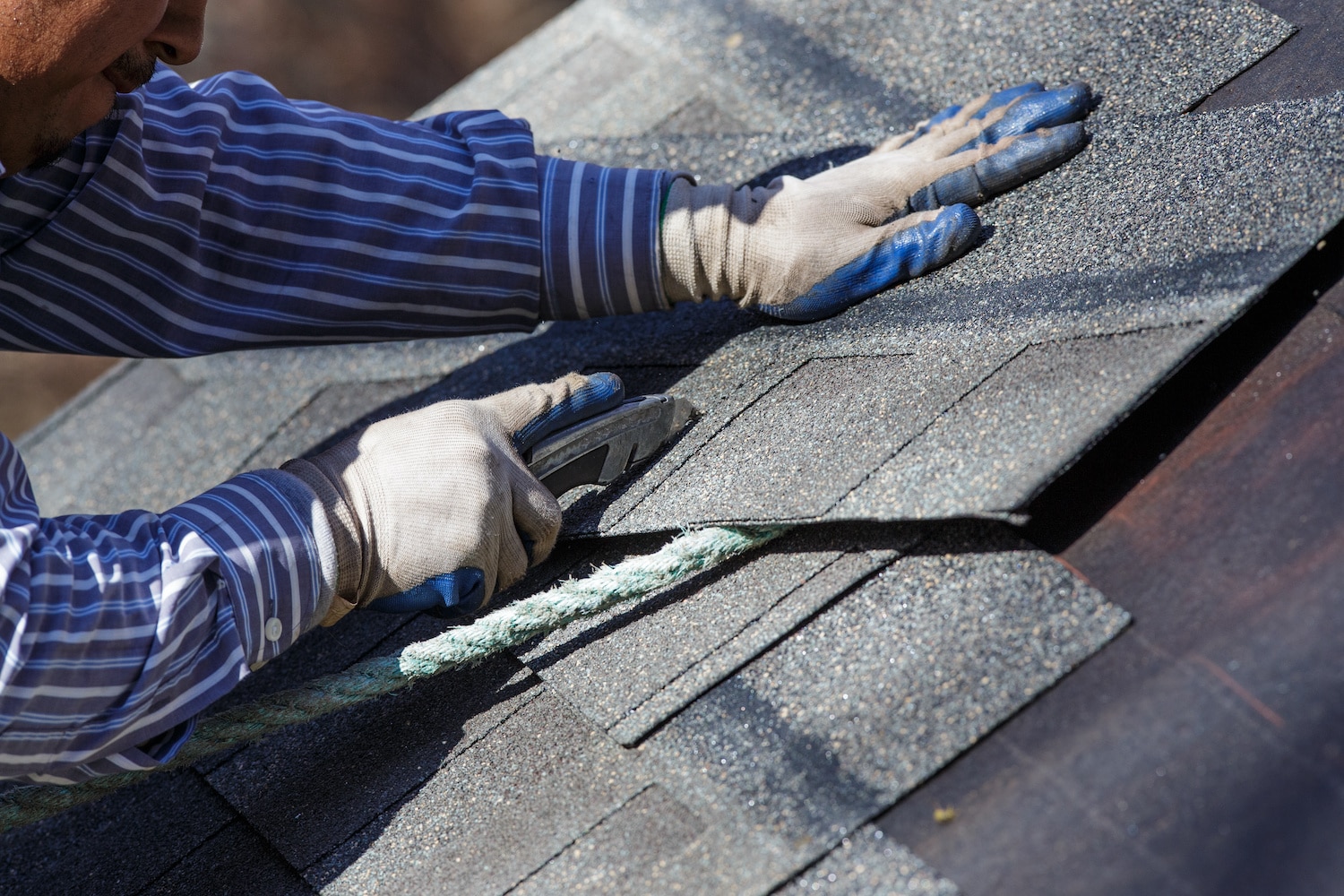 how to get shingles on roof hands