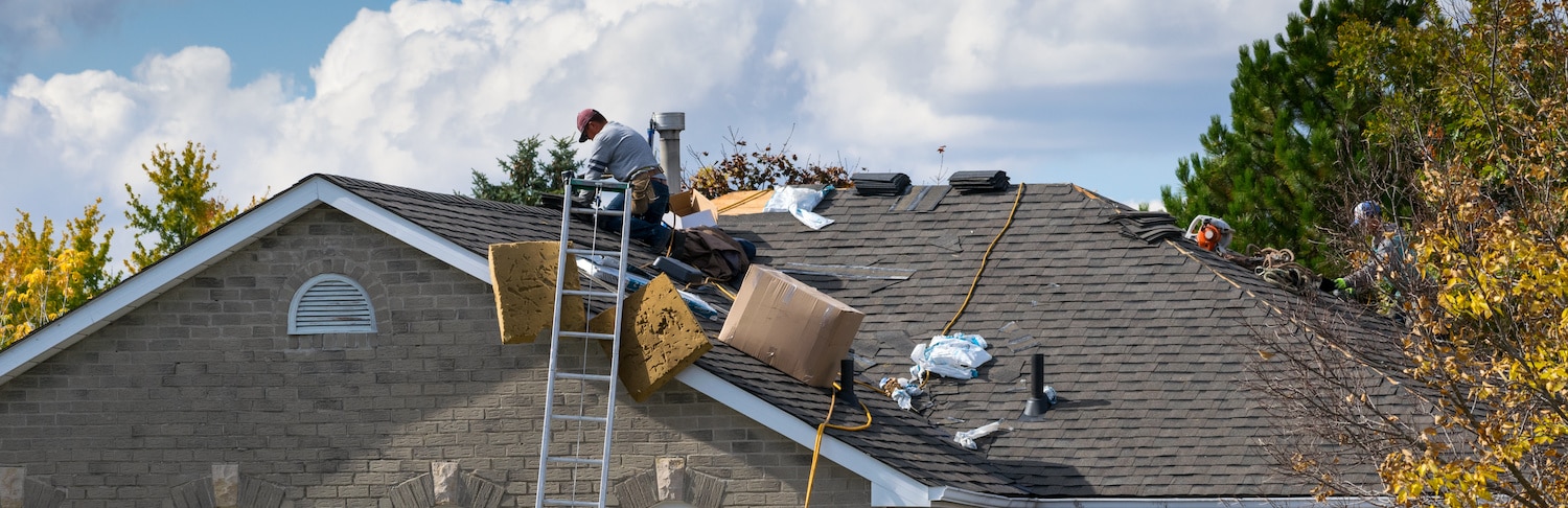 repair or replace your roof worker